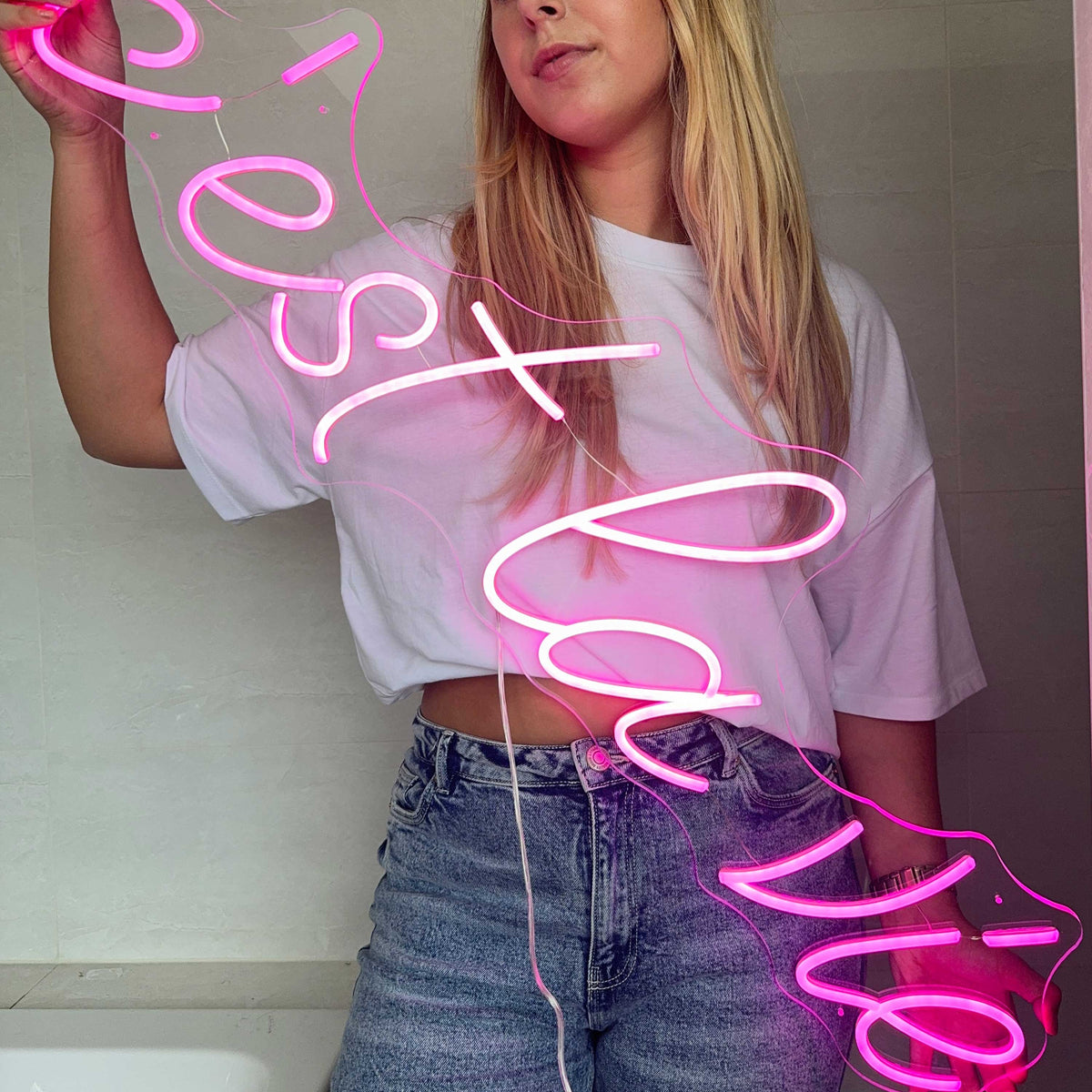 Neon Sign cestlavie